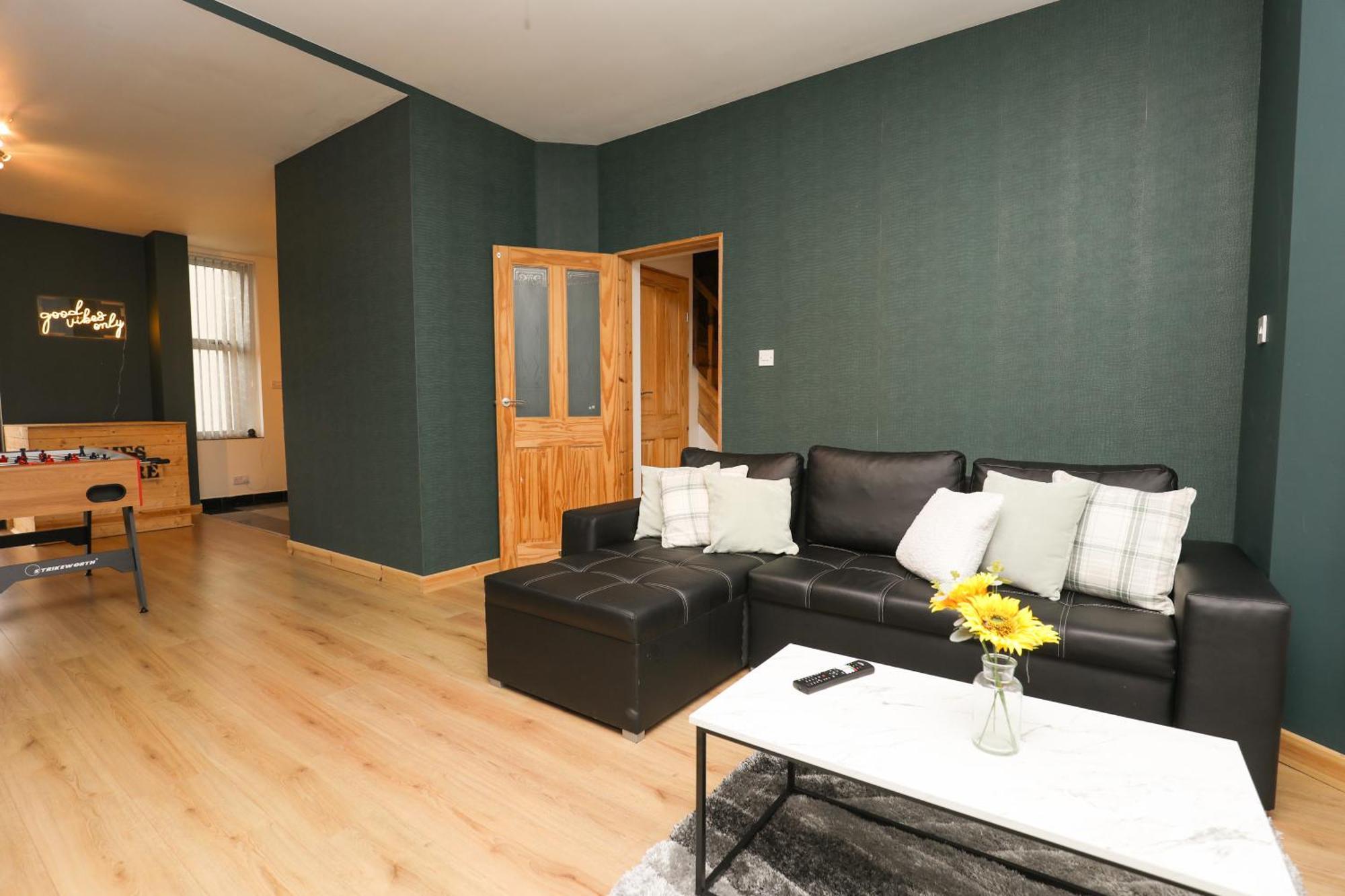 Anfield Luxe Retreat - Stylish Stay With Parking - Steps From Stadium - Short Drive To City Centre Λίβερπουλ Εξωτερικό φωτογραφία